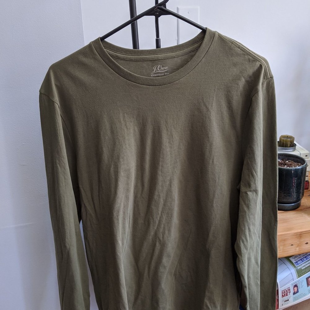 (BRAND NEW) J. Crew LS Essential Crewneck T-shirt